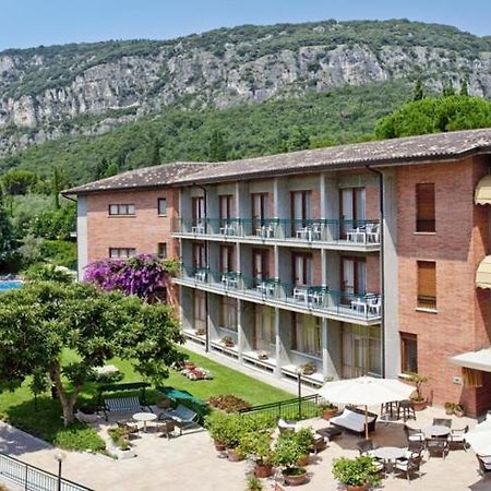 Hotel Gabbiano - Garda Lake Collection Bagian luar foto